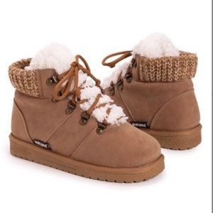 Black & Ash Harmony Boot - Women muk luk